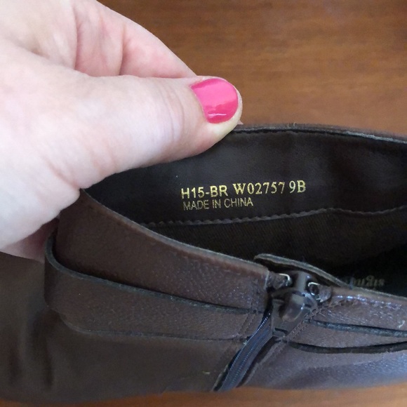 Cole Haan Signature brown ankle boots with buckle and side zip - Picture 8 of 8